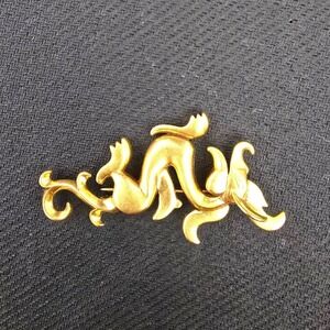 MMA Metropolitan Museum of Art Gold Tone‎ Dragon Brooch
